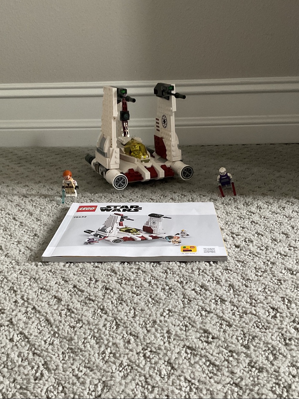 Lego White and Red Star Wars Republic Gunship with Minifigures
